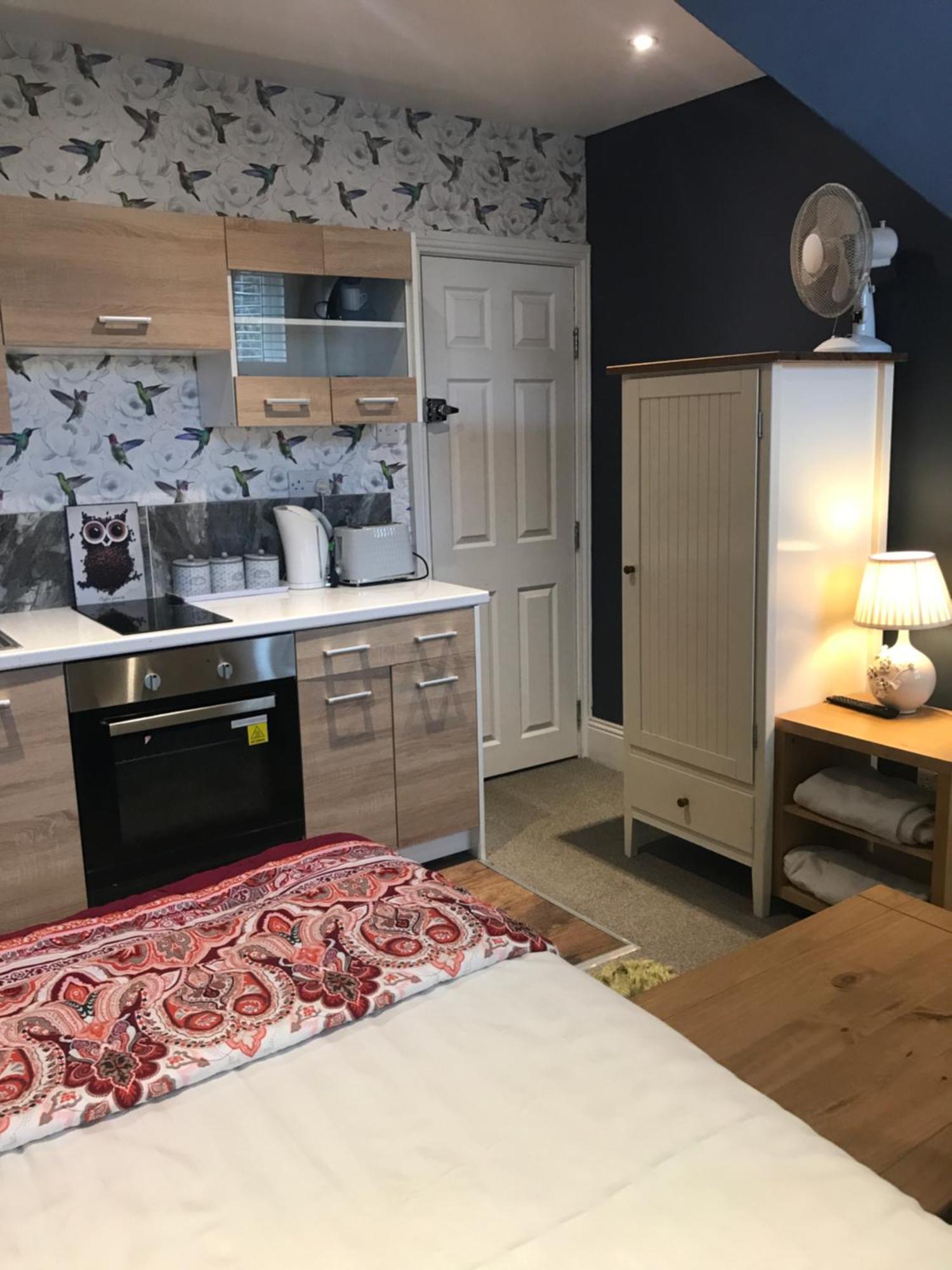 גילדפורד Acacia Villas Guest House מראה חיצוני תמונה