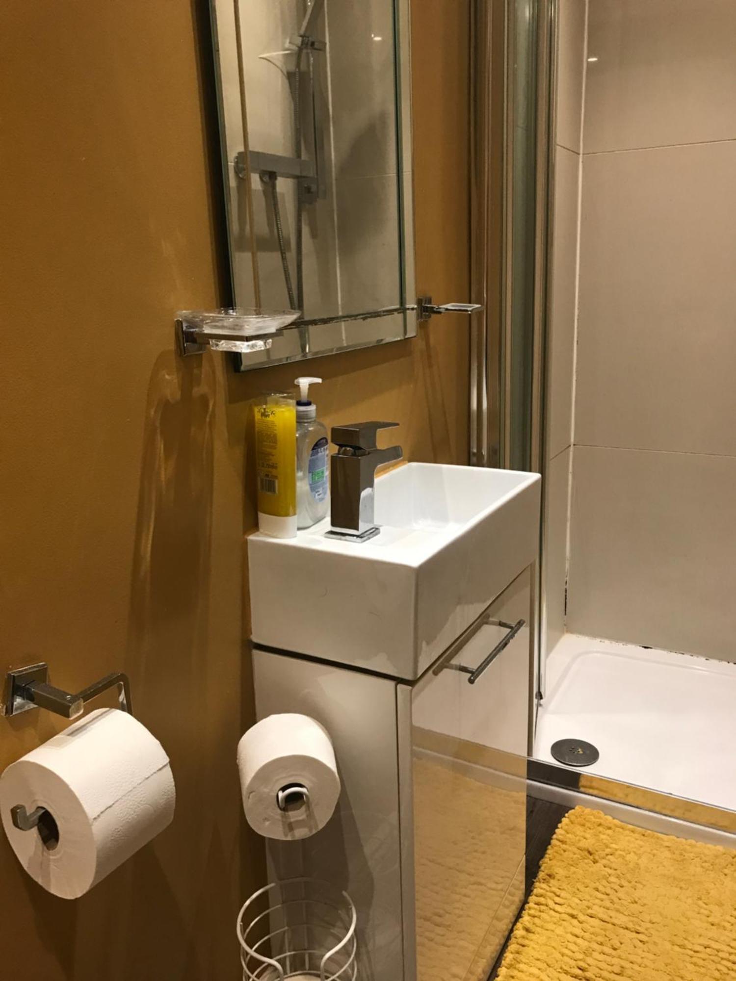 גילדפורד Acacia Villas Guest House מראה חיצוני תמונה
