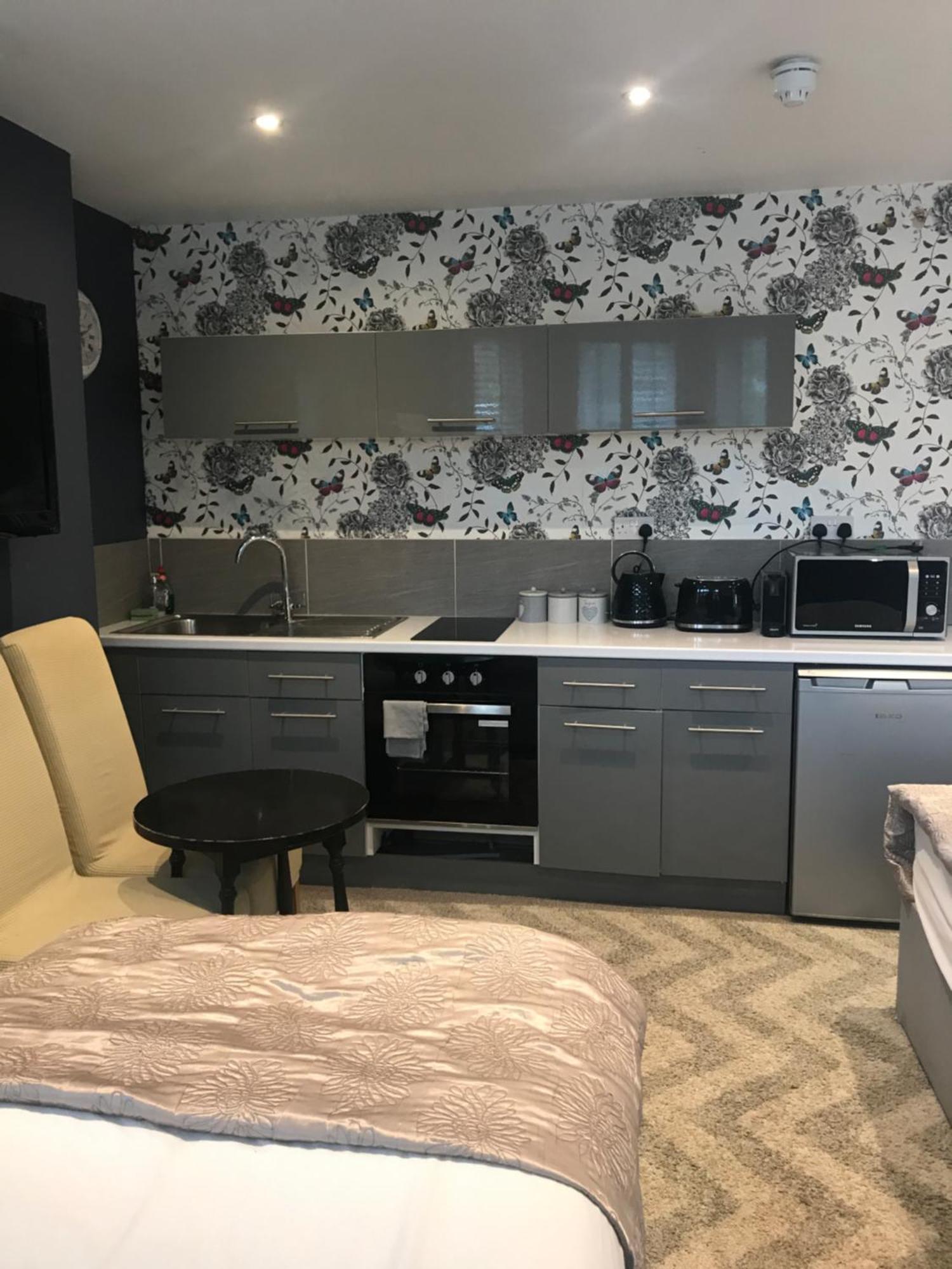 גילדפורד Acacia Villas Guest House מראה חיצוני תמונה